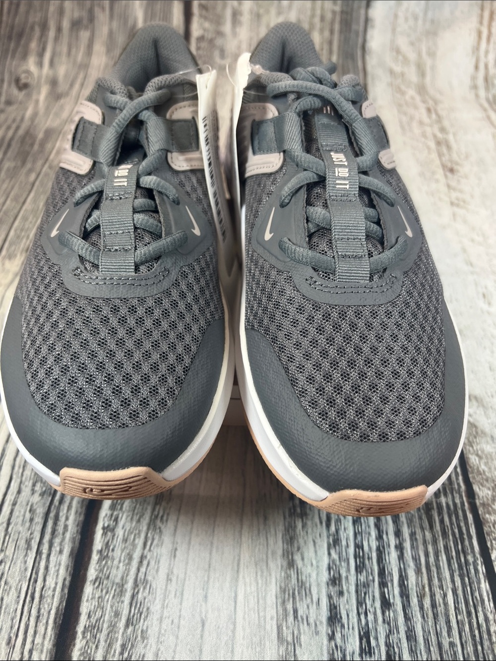 Nike MC Trainer Women’s Size 7 Dark Smoke Grey Black Training Sneakers